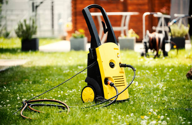 Best Driveway Pressure Washing  in Howland Center, OH